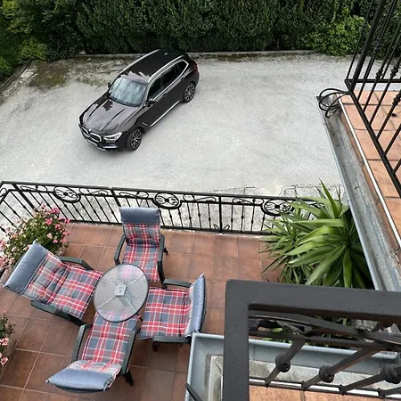 Rodinne Familia Apartment *